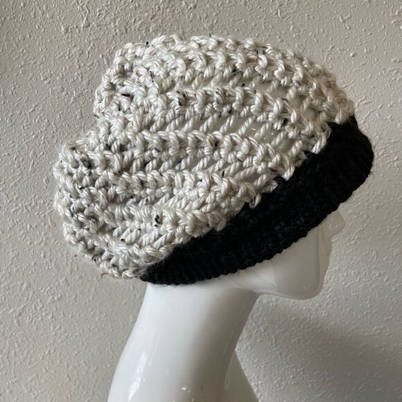Unbranded Accessories - Loose Knit Crochet Hat EUC 